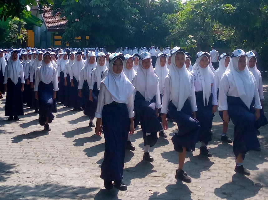 Pleton Perempuan